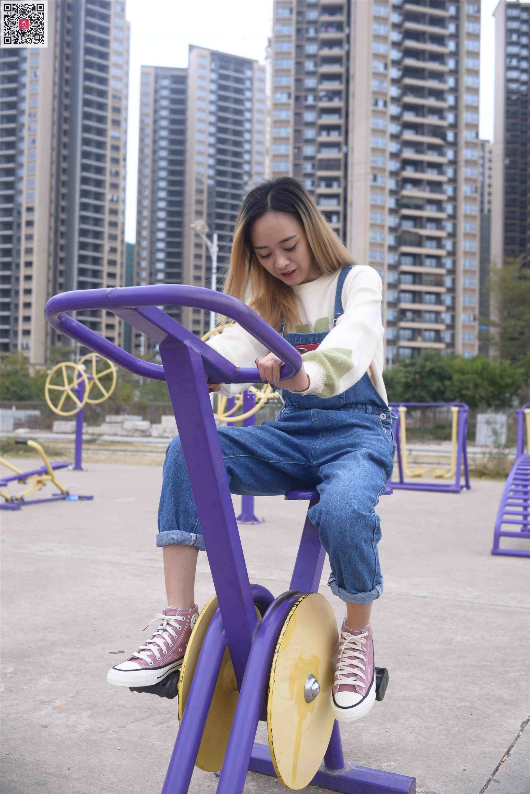 183期：贝贝 – 春天的花开满了墙 棉袜-第1张
