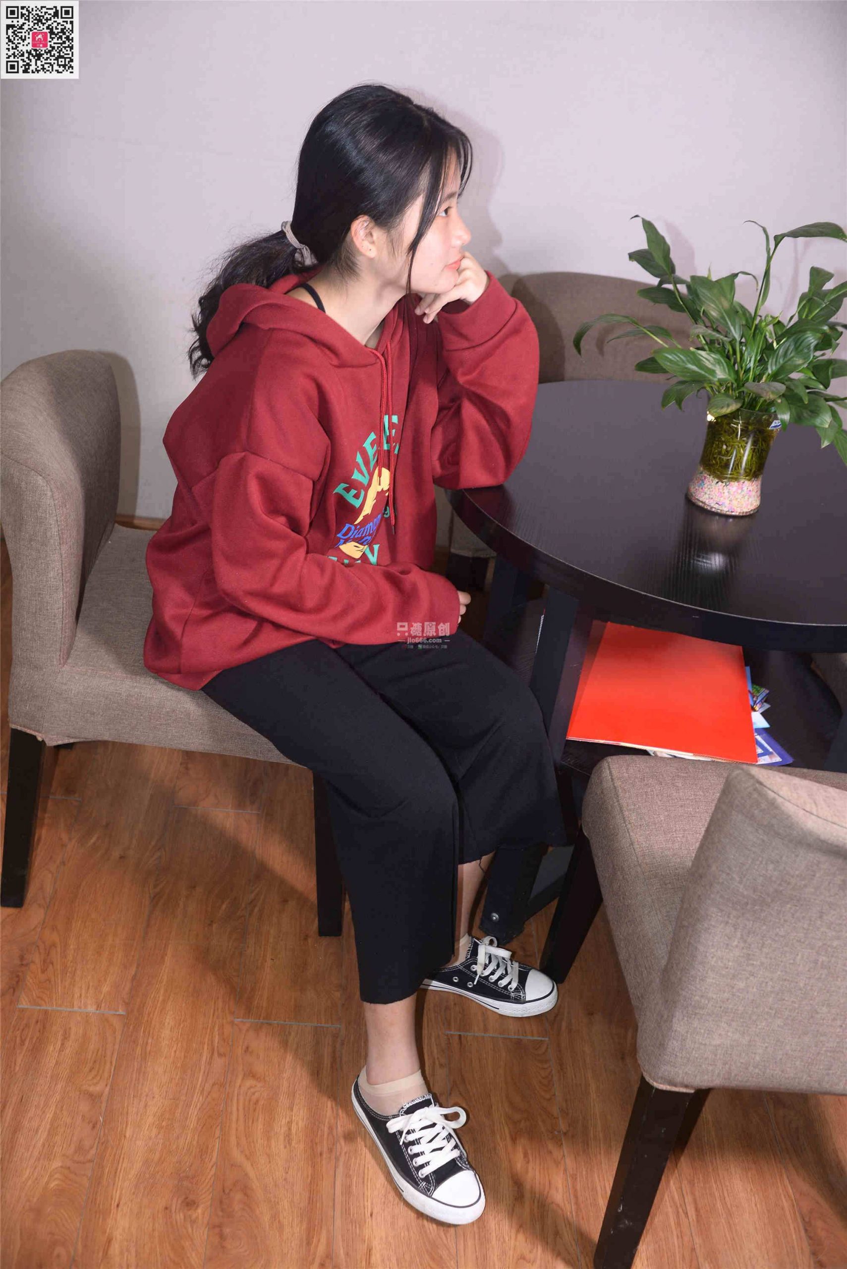 209期：周子琪 – 一个温暖的现在 短丝-第1张