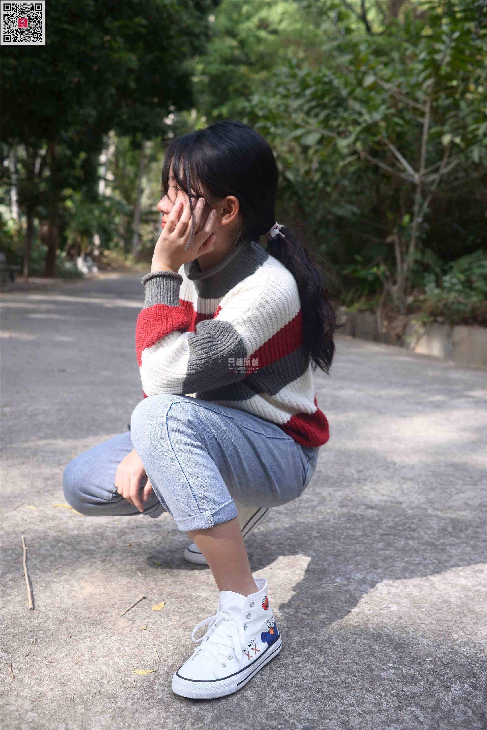 212期：周子琪 – 花味渐浓 船袜-第1张
