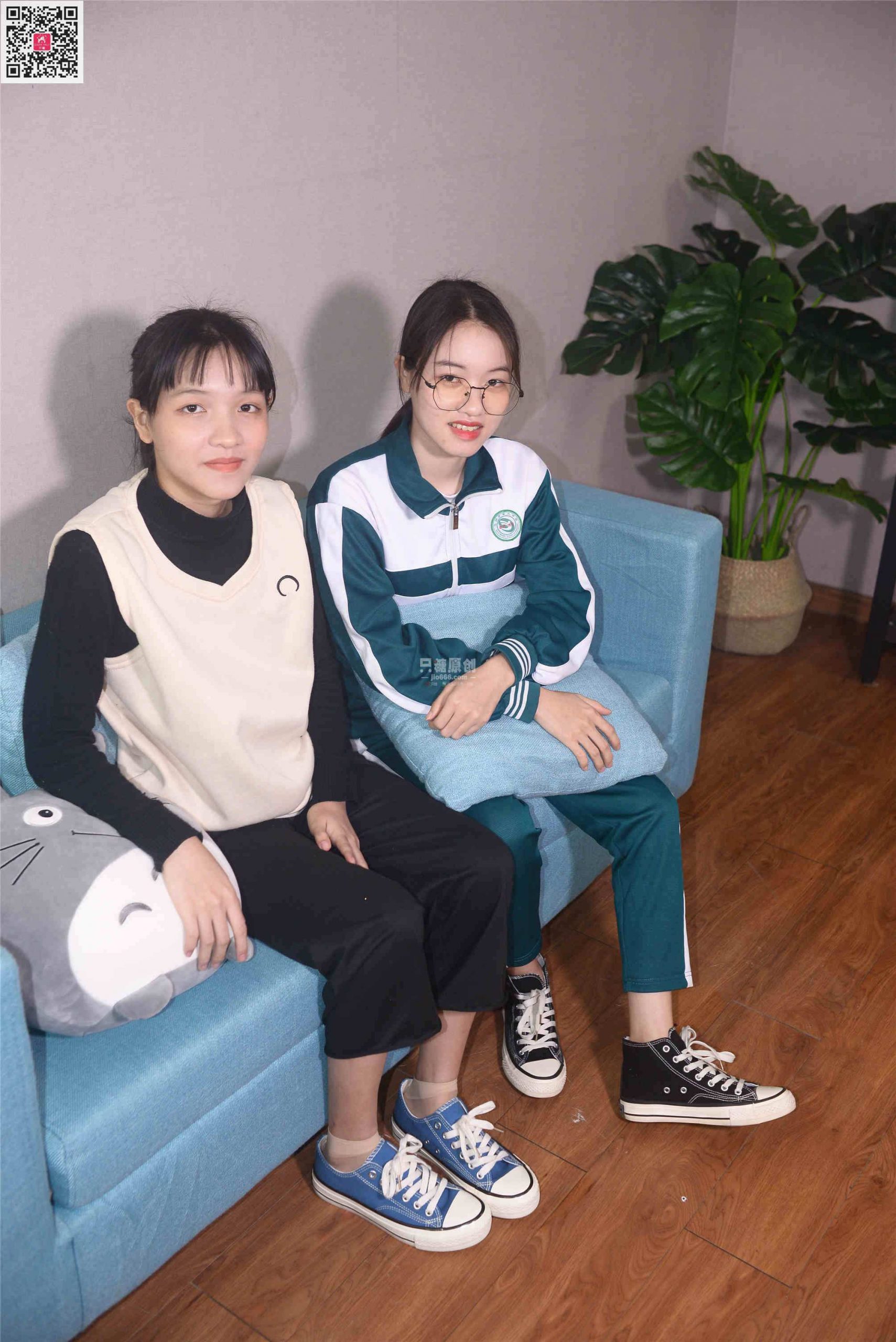 258期：点点&欣悦 – 最是那一低头的温柔 短丝-第1张