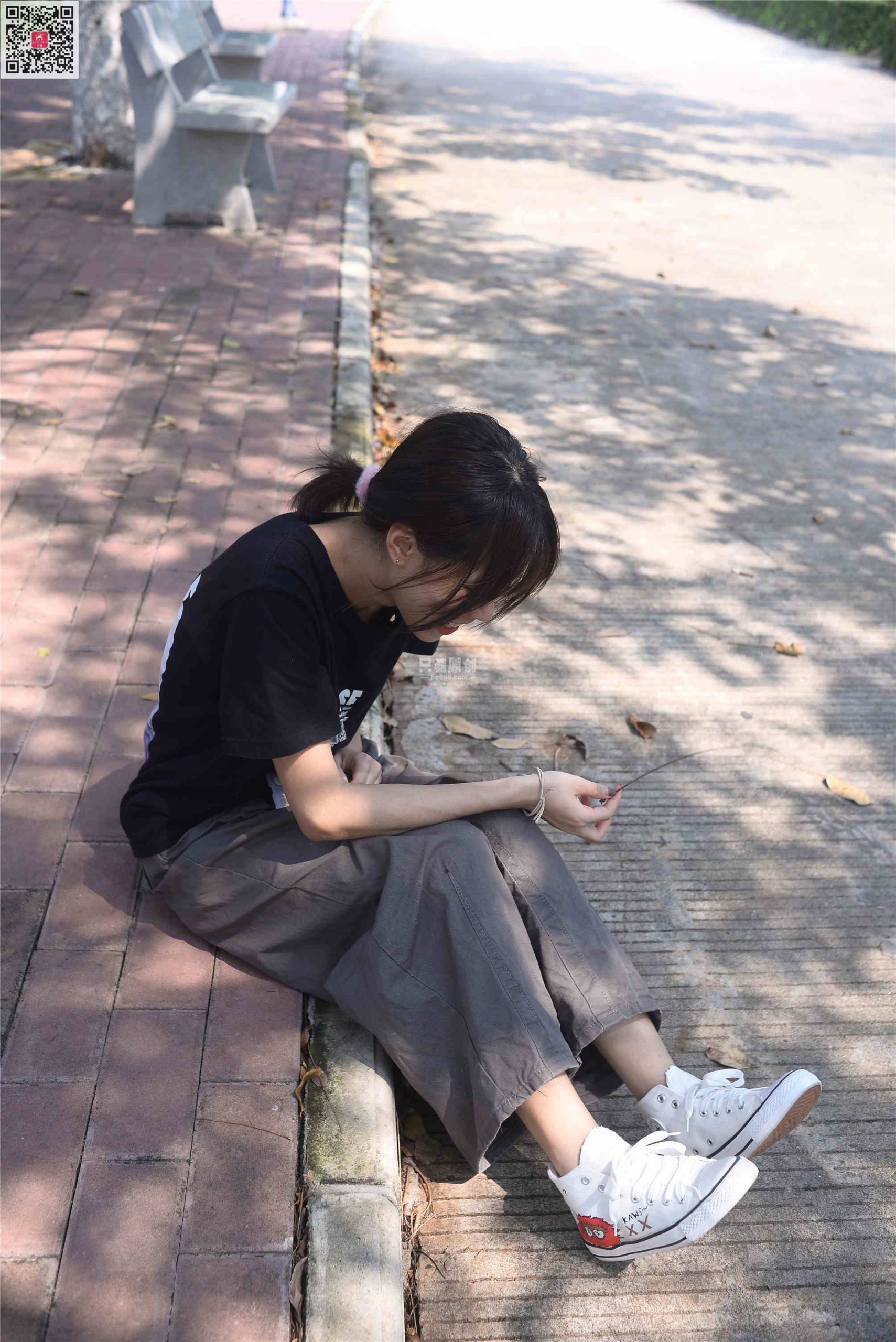 366期：懒懒 – 天气很热但阳光很好 船袜-第1张