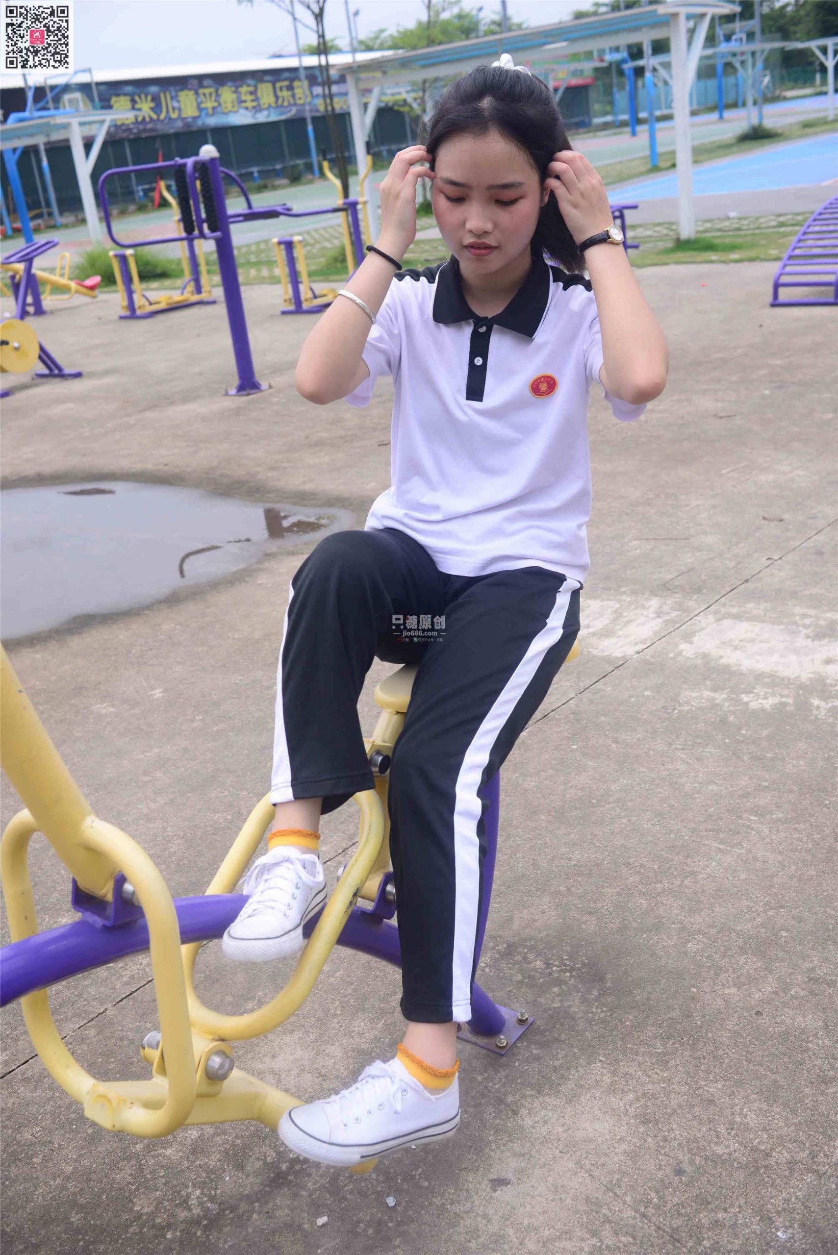 372期：小希 – 晚来的你皆是笑意 棉袜-第1张