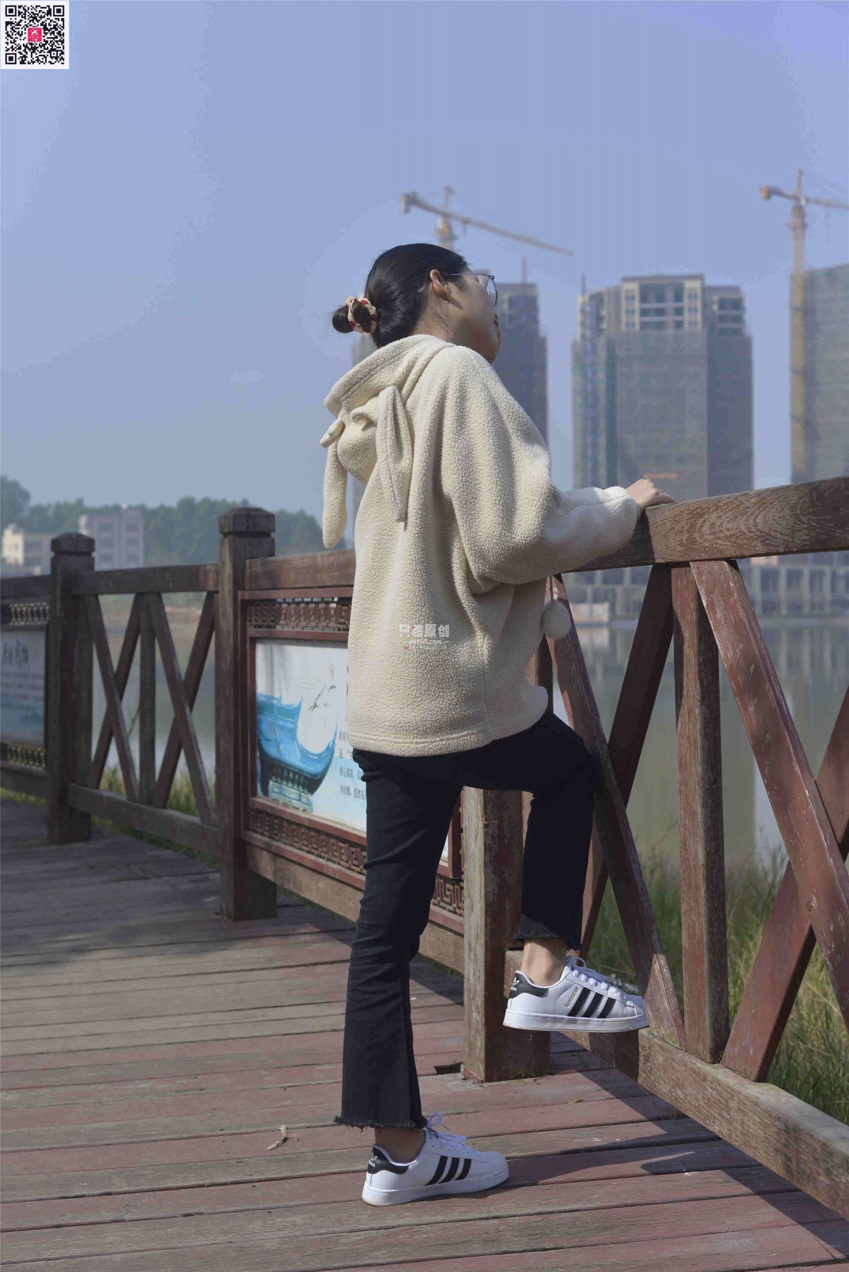 585期：七喜 – 前方终会是温柔月光 船袜-第1张