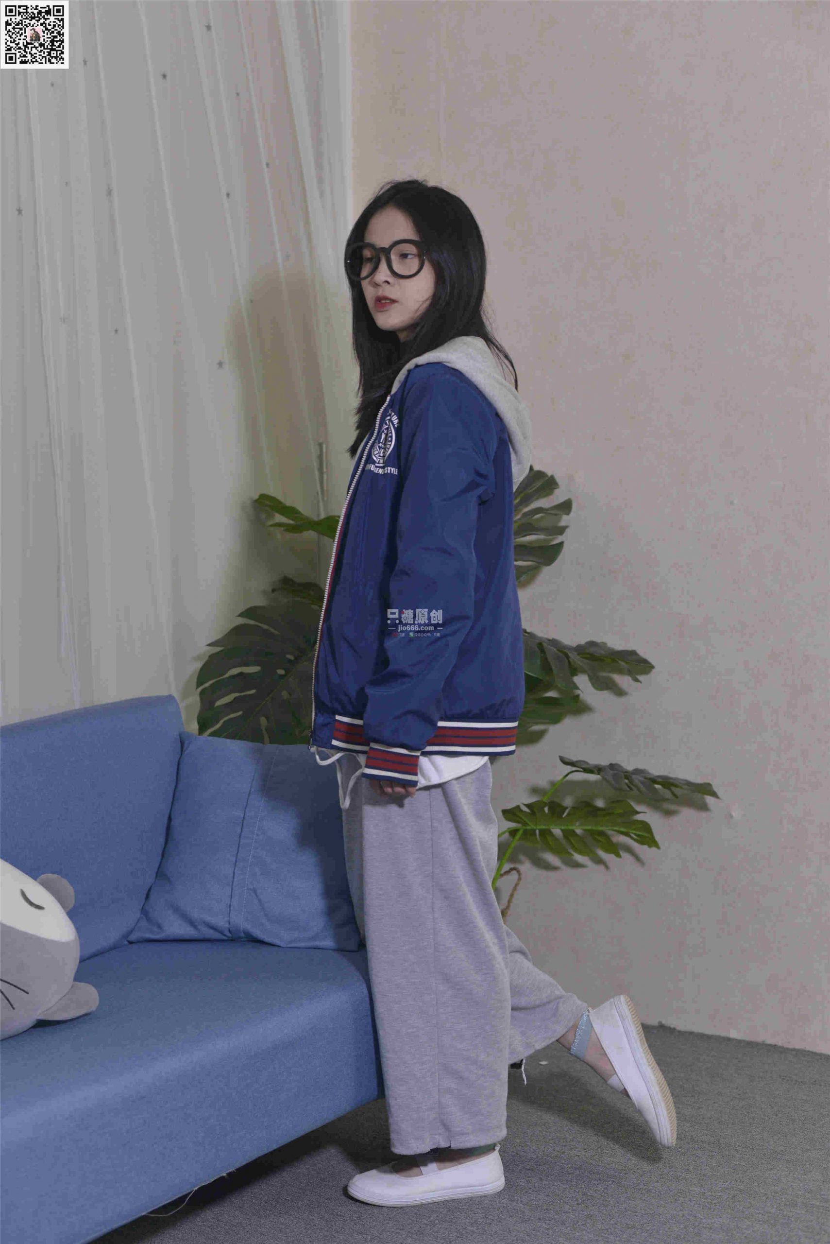 610期：小米酱 – 幸亏我爱笑，生活才没那么糟糕 棉袜-第1张
