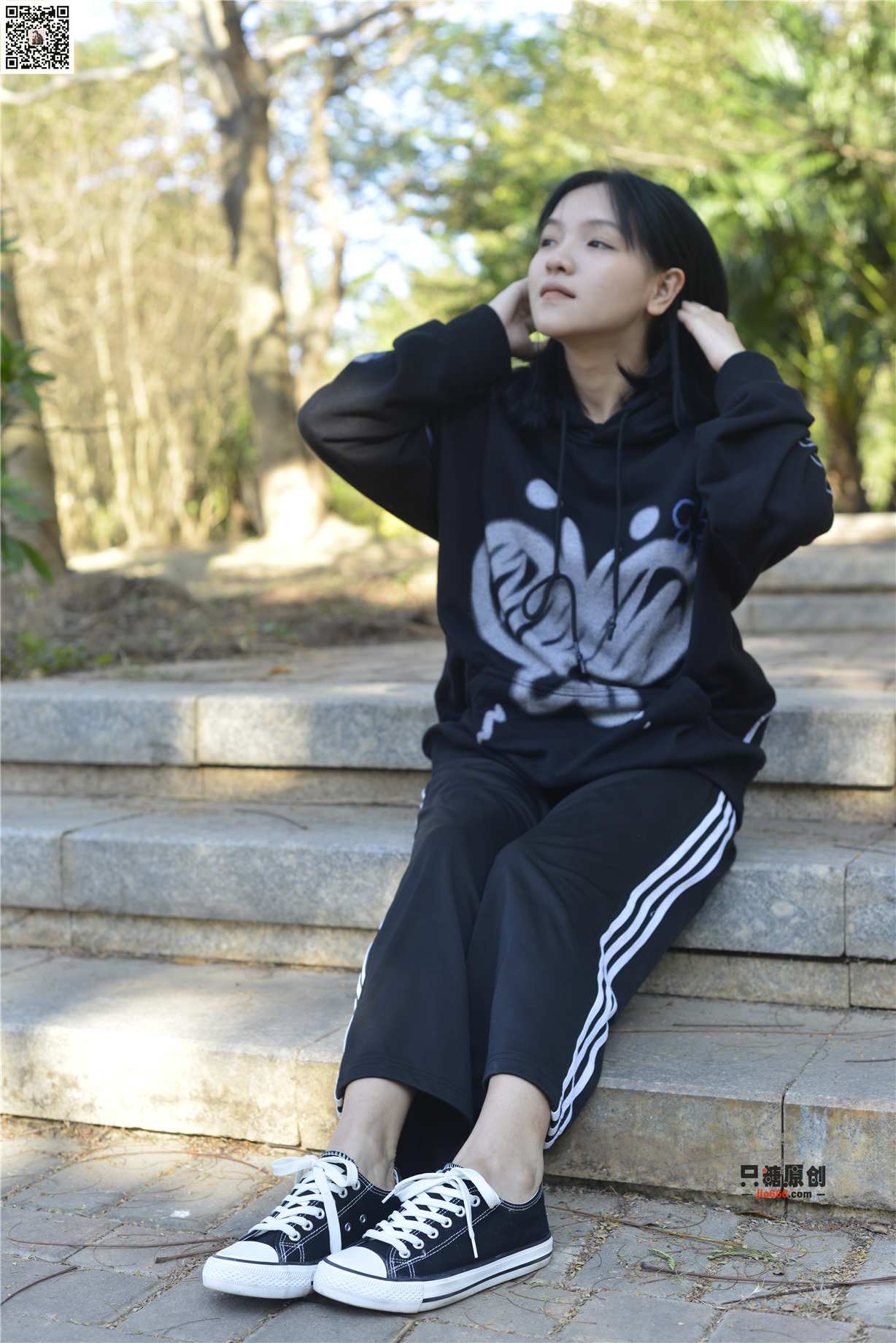 755期：点点 – 白纸上彷徨的是谁的心 船袜-第1张