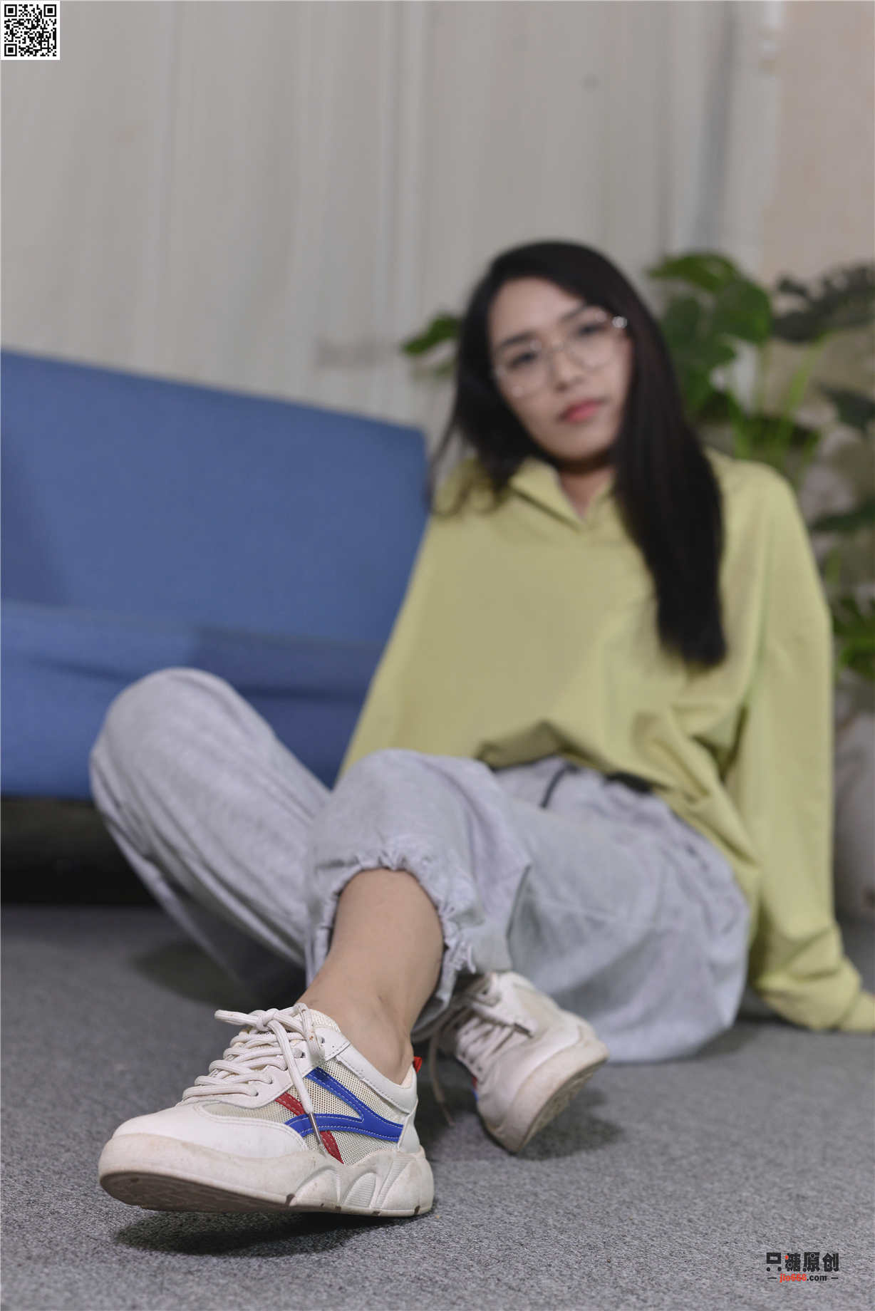 820期：陈韵 - 月亮贩售着快乐 船袜-第1张