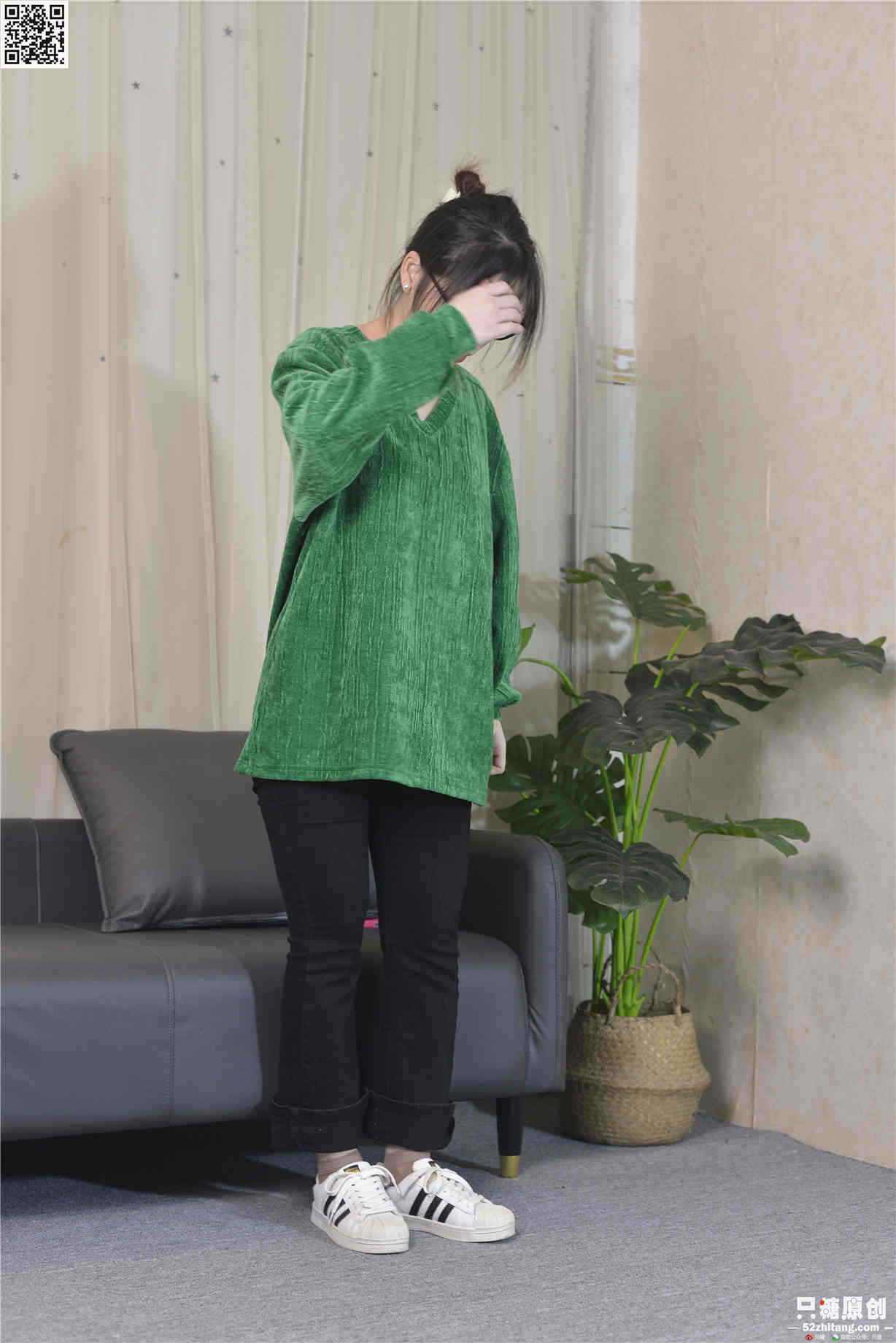 952期:婧琪 - 酒痕在衣 短丝-第1张