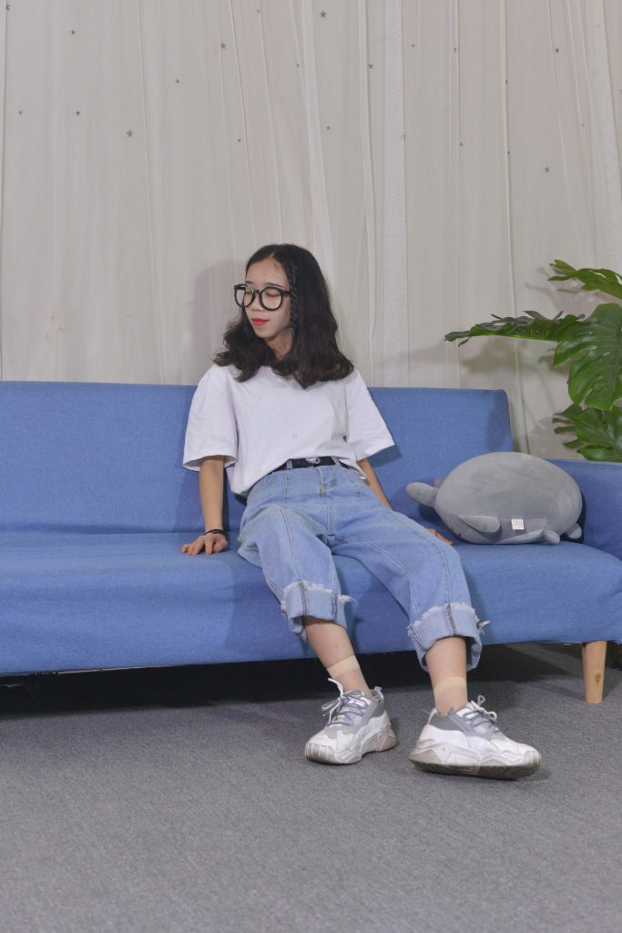 986期：弯弯 - 撑伞也是雨中人 短丝-第1张
